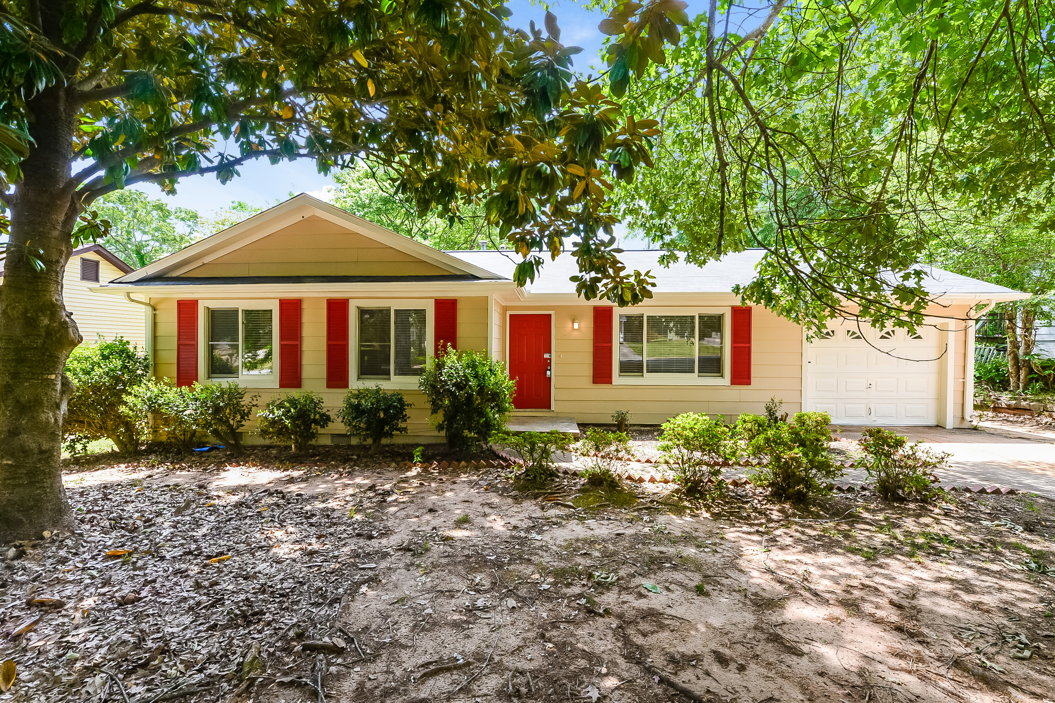 3275 Creekwood Dr Rex, GA 30273